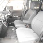 ゆったり座れる運転席及び助手席です。